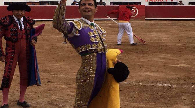 Oreja para Arturo Macías en Caxuxi, Hidalgo