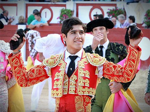 Triunfo rotundo de David Adame en Gijón