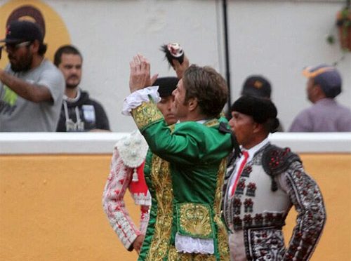 Rodrigo pasea la única oreja en Juriquilla
