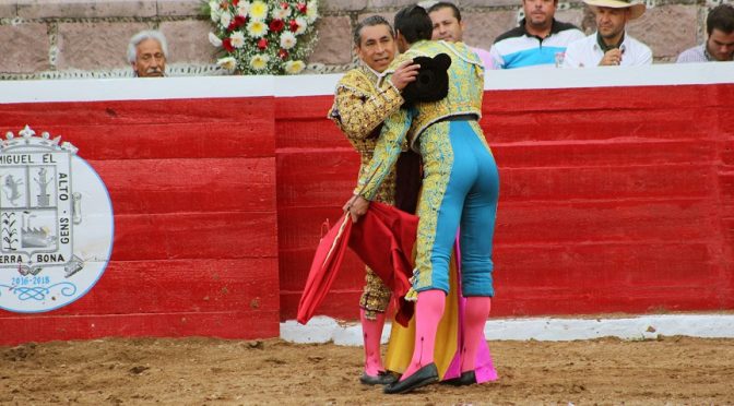 A hombros Luque y Frausto en San Miguel, Jalisco
