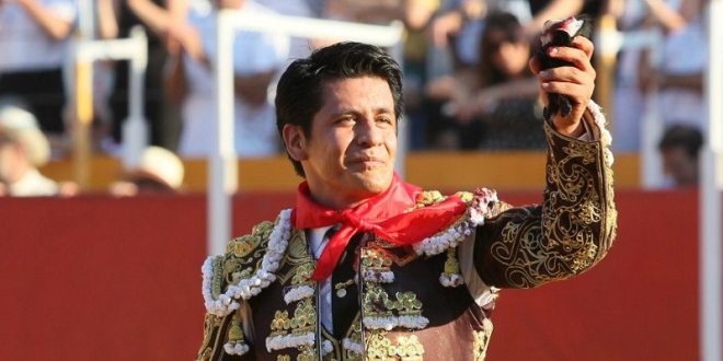 Pizarro y El Zapata triunfan en Colima