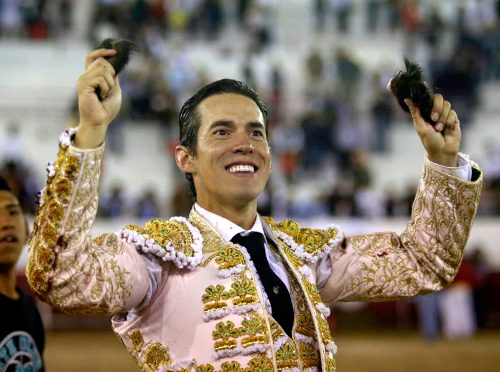 Diego Silveti sale a hombros en León