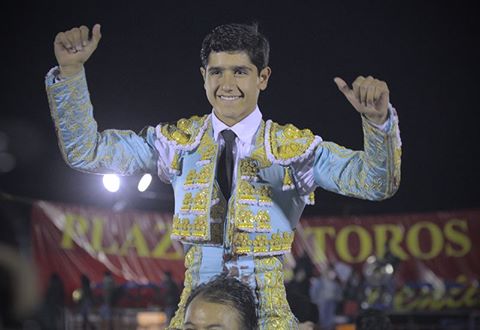 Luis David, a hombros en Rincón de Romos