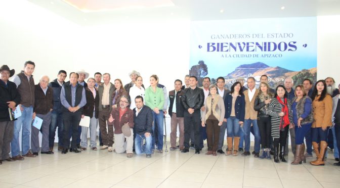 Acuerdan ganaderos y autoridades impulsar la fiesta brava..(Fotos)