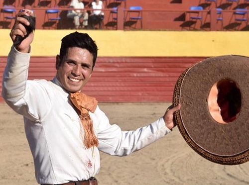 César Ibelles corta sendas orejas en Atizapán