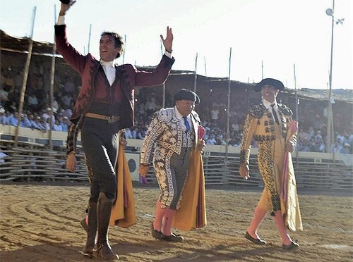 Hermoso y Joselito cortan oreja en La Petatera
