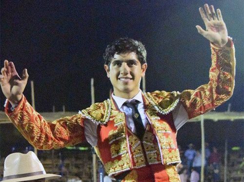 Luis David corta tres orejas en La Petatera