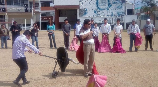 Imparte Jerónimo clase práctica en Puebla