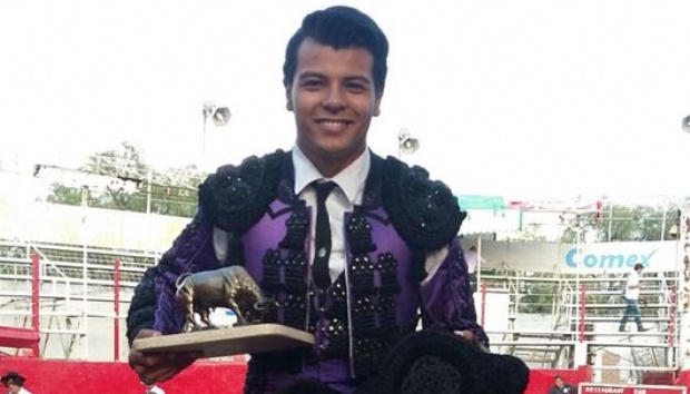 El tlaxcalteca Fernando Carrillo triunfa en Apaseo