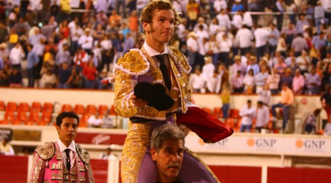 El Payo a hombros en el serial de Aguascalientes