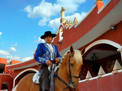 Anuncian corrida de rejones mixta en Panabá