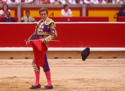 Román corta una oreja de mérito en Pamplona