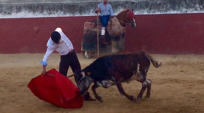 Arturo Macías regresa a México con varias fechas por delante