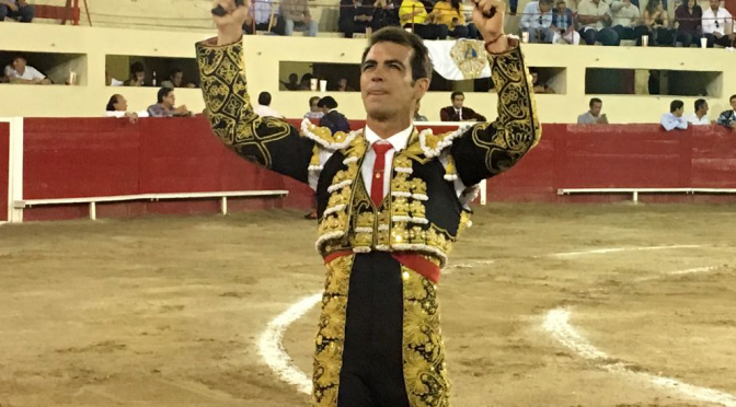 Arturo Macías triunfa en Ciudad Juárez; corta tres orejas