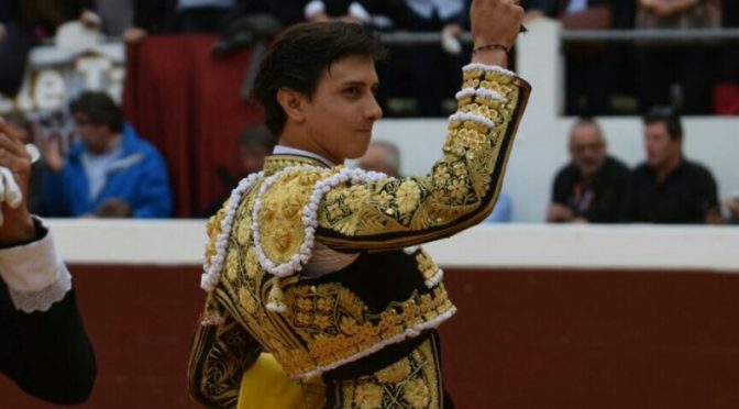 Roca Rey se llevó el duelo en Dax, Francia