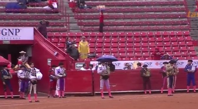 Tarde fría y con lluvia en la México…(Video)