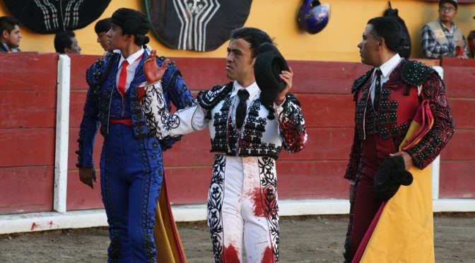 Triunfo de De Haro en la novillada de Calaveras…(Fotos)