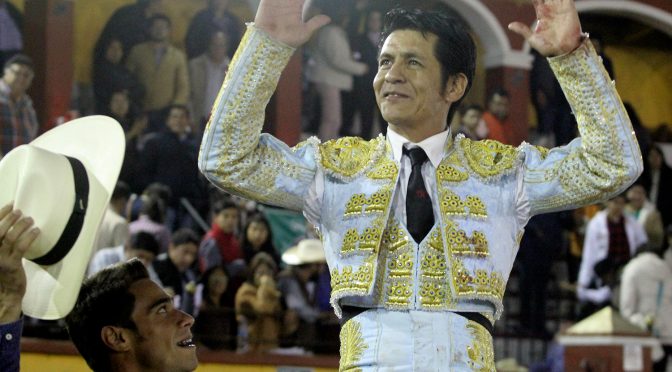 Zapata triunfa en el cierre de feria en Tlaxcala..(Fotos)