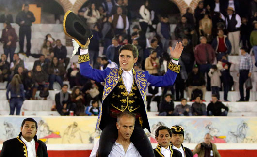 Triunfo de Guillermo Hermoso de Mendoza en la corrida de la Insurgencia