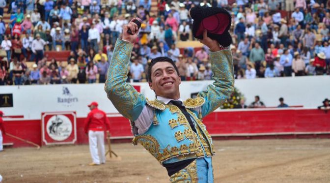 Cortan tres orejas en la segunda de Autlán