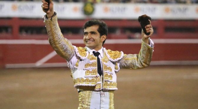 Joselito triunfa en la Monumental de Monterrey