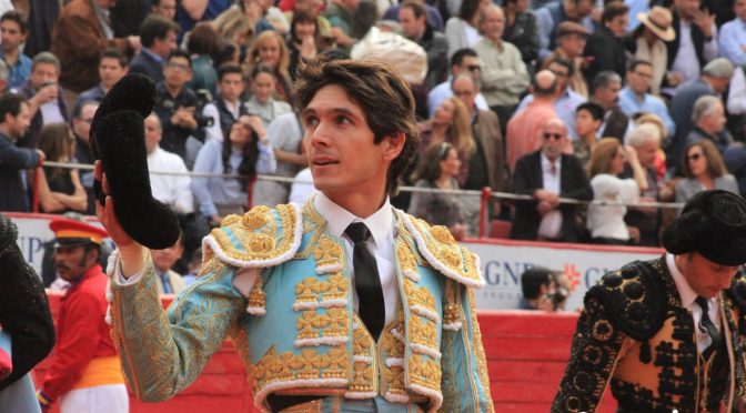 Castella corta la única oreja en aniversario de La México