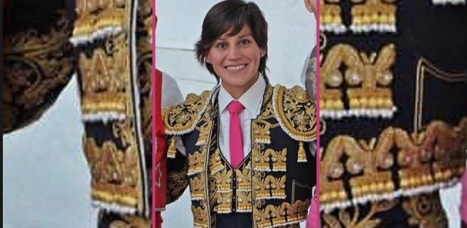 Karla Santoyo debutó como rejoneadora en Aztlán