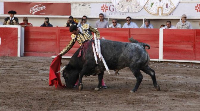 Ponce y Gines pasean oreja en la monumental de Aguascalientes