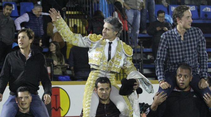 Triunfa Pizarro en la segunda de feria en Puebla