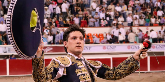 Oreja para Diego Emilio y trofeo el toro de Cortina Pizarro en AGS