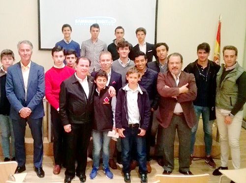 Ofrece charla Eloy Cavazos a alumnos de Madrid