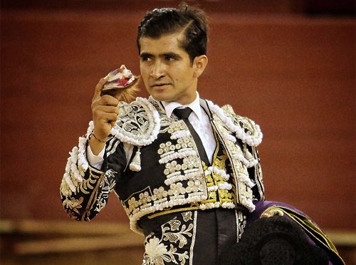 El hidrocálido Joselito Adame corta oreja en Almeria