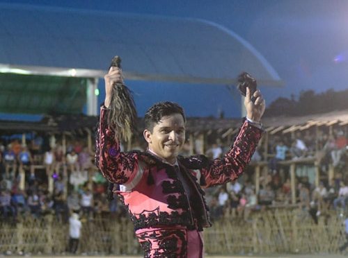 “El Chihuahua” y Rivera triunfan en Cenotillo